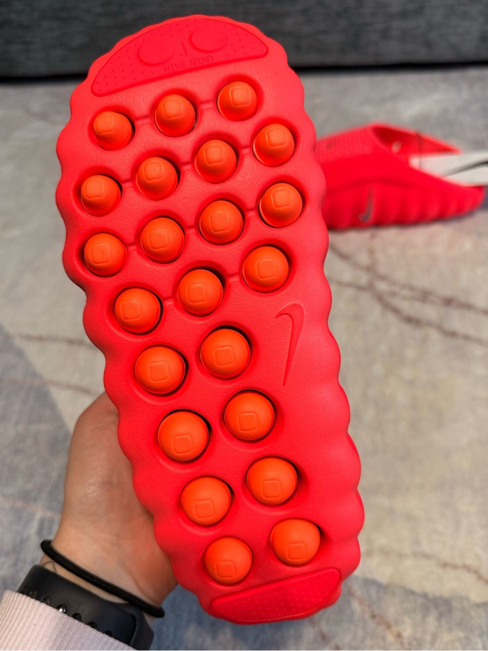 New Nike Mind 001 Mules (Unisex Size: Women's 6 / Men's 4.5) - Solar Red/Chrome - Picture 5 of 8